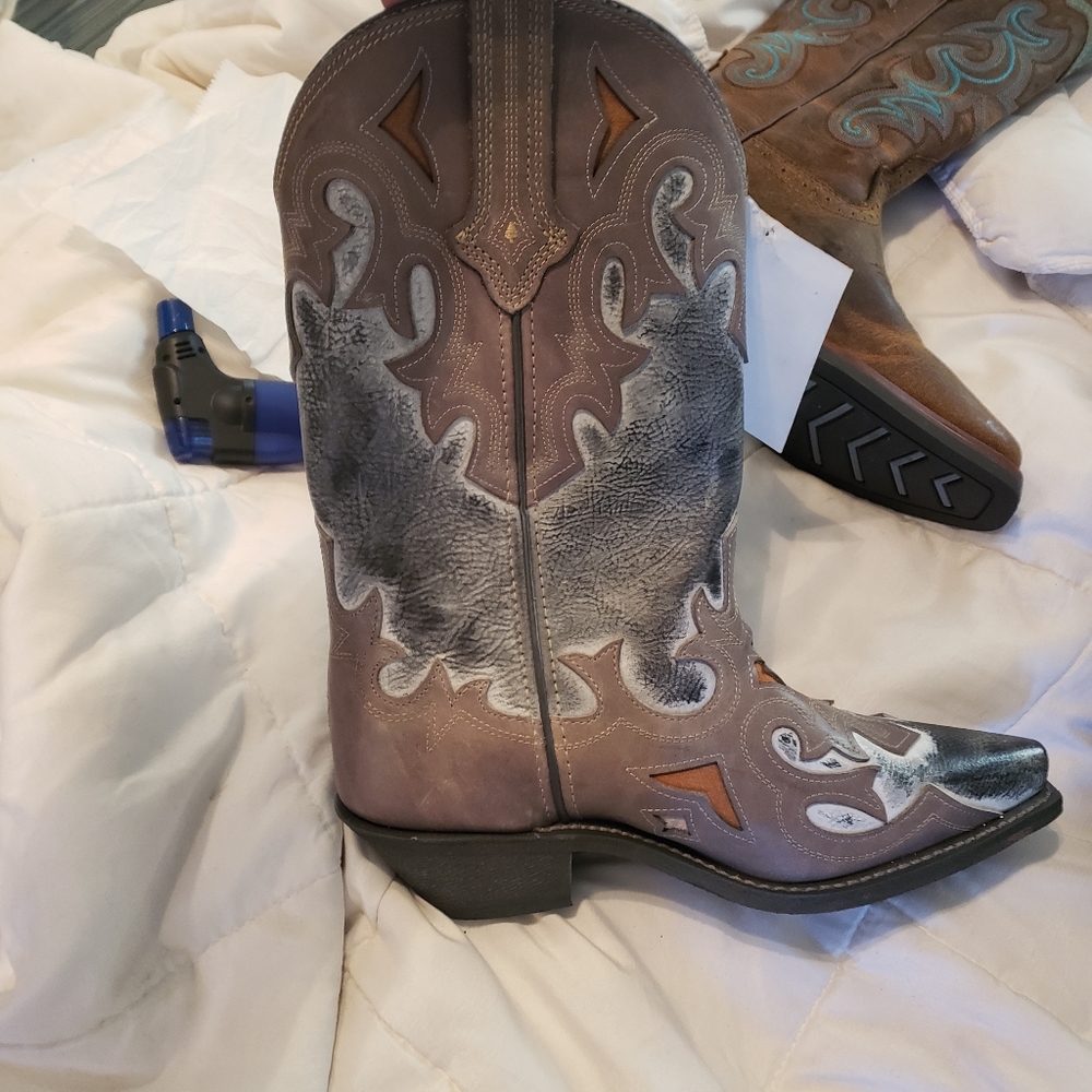 PORON SIZE 7.5 WOMENS DRESS BOOTS. Brand new with tags.